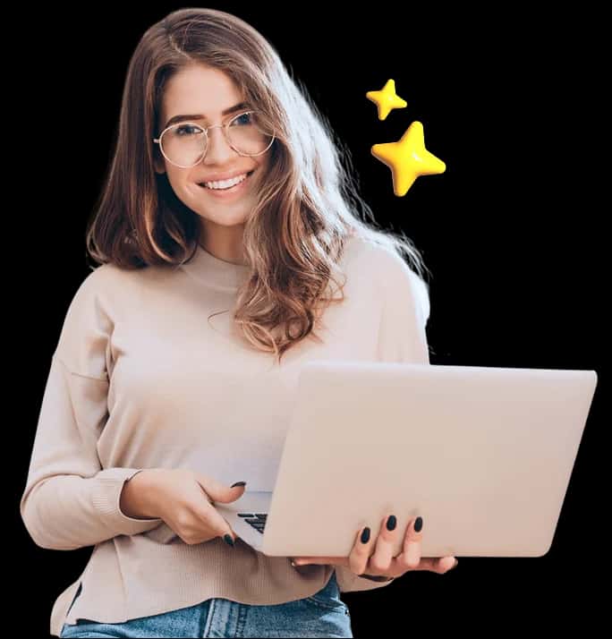 Alumna de EnglishMate sonriendo con su laptop